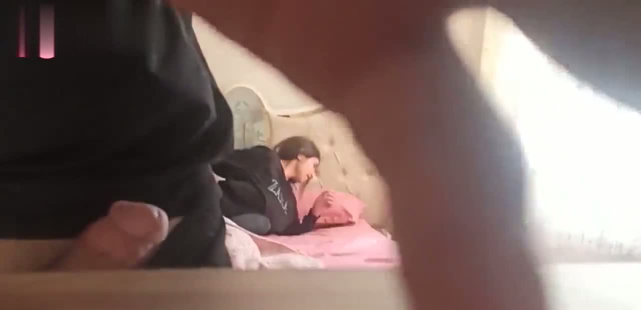 Liseli Porno Öğle Arası Evde Sikişiyorlar